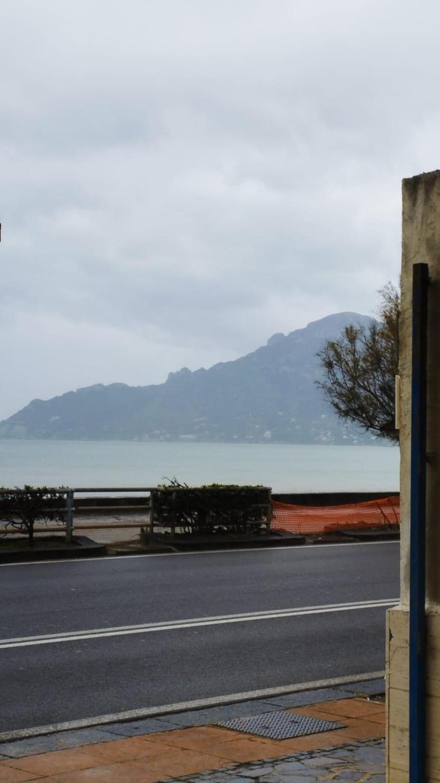 B&B Due Stanzulelle Salerno Buitenkant foto